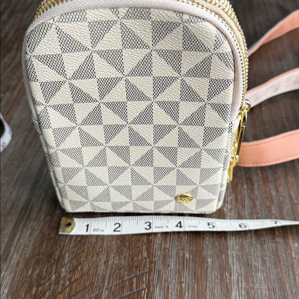 Inicat Geometric Pattern Cream Crossbody Sling Bag - Picture 8 of 10